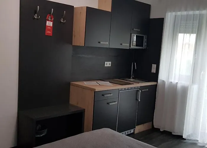 Appart-hotel, Roentgenstrasse 3*